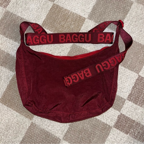 BAGGU Handbags - BAGGU MEDIUM MAROON CRESCENT